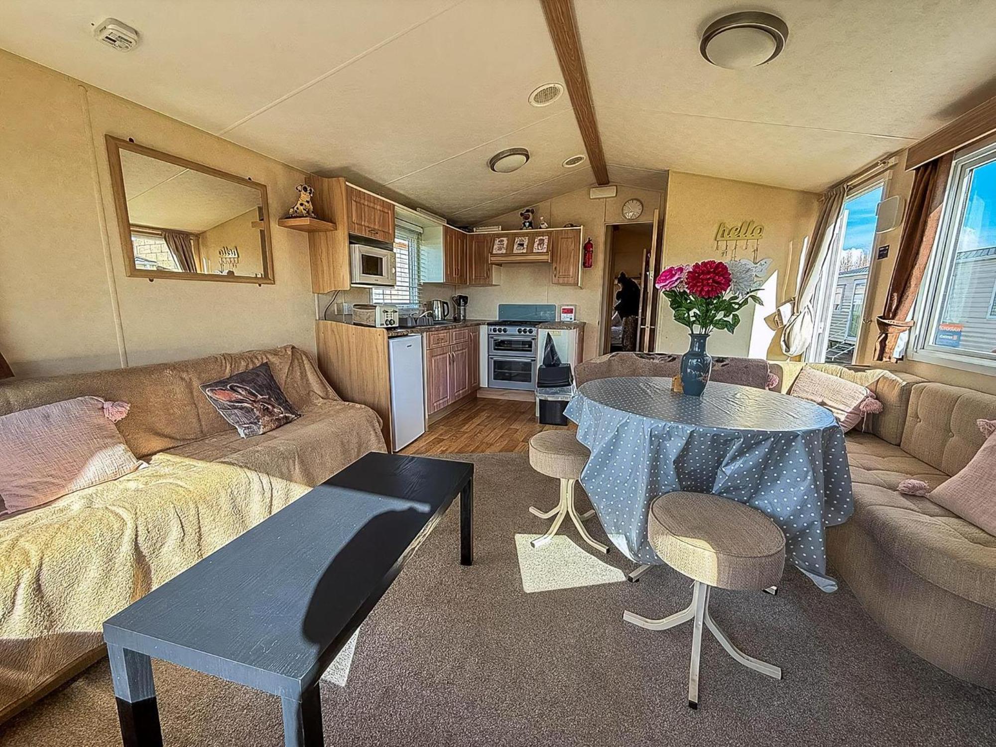 Lovely 6 Berth Caravan At Naze Marine Holiday Park In Essex Ref 17003C Walton-on-the-Naze Extérieur photo